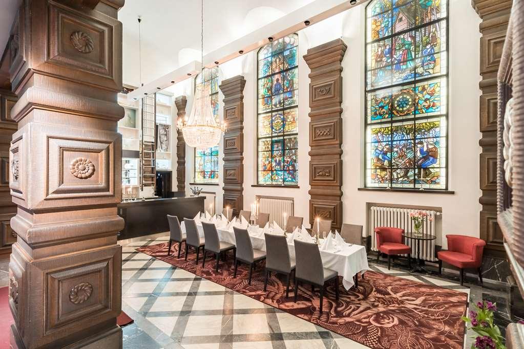 Radisson Blu Plaza Hotel, Hotel 4*