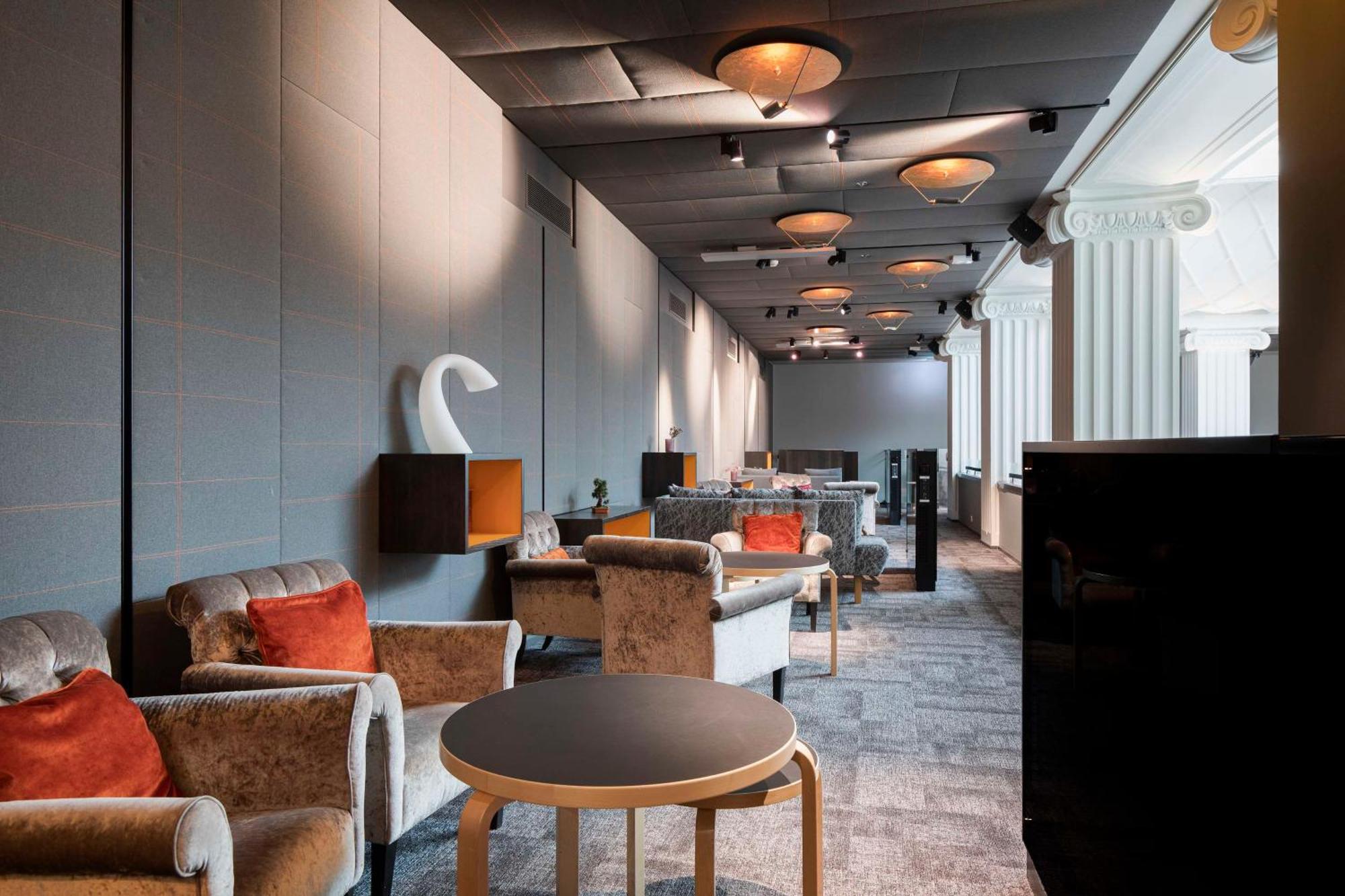 Radisson Blu Plaza Hotel, 4*