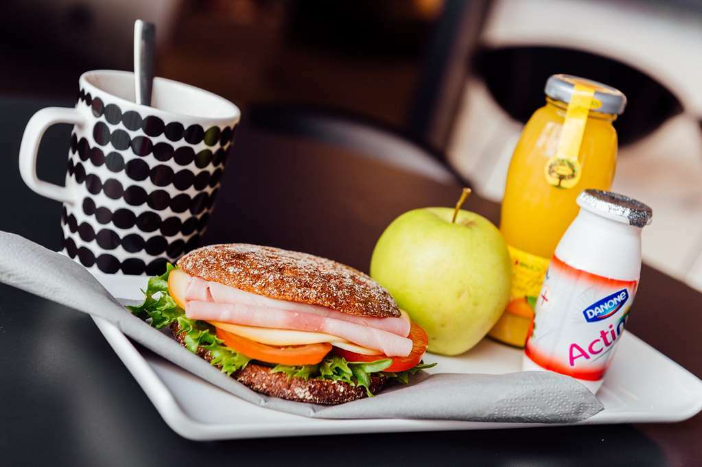 Radisson Blu Plaza Hotel, Hotel